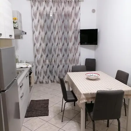 Cristina House * Avola
